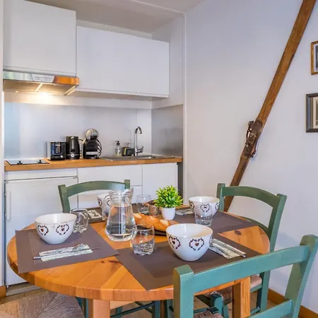 Charming With Balcony Near The Slopes Apartament