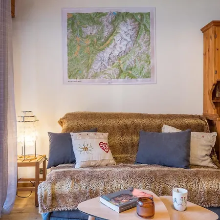 Apartment Charming With Balcony Near The Slopes
