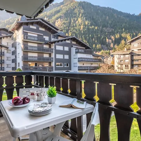 Apartment Charming With Balcony Near The Slopes